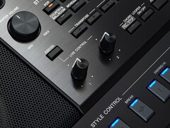 Close-up of Yamaha Arrange Workstation PSR-SX920 Assignable button and Live Control knobs