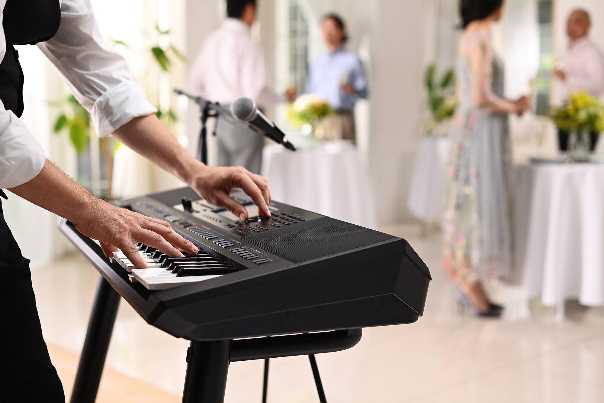 Yamaha Arranger Workstation PSR-SX720+ being played at a party venue