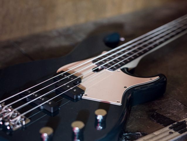 BB Series - Overview - Electric Basses - Guitars, Basses & Amps